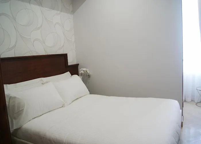Glam Luxury Hotel *