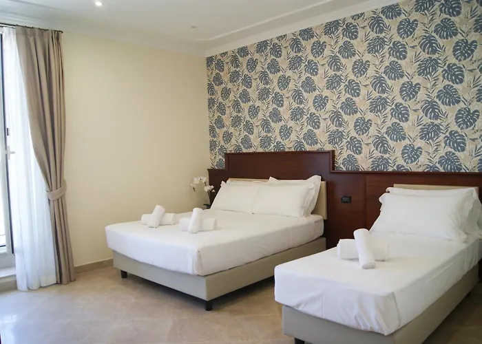 Glam Luxury Hotel *