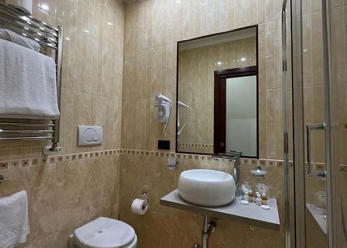 Glam Luxury Hotel *