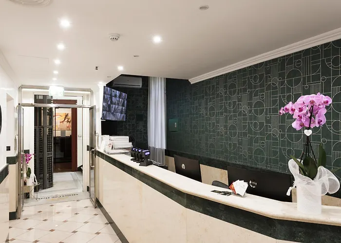Glam Luxury