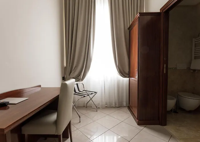 Glam Luxury Hotel *