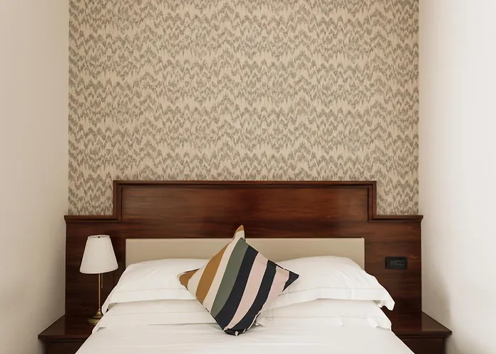 Glam Luxury Hotel